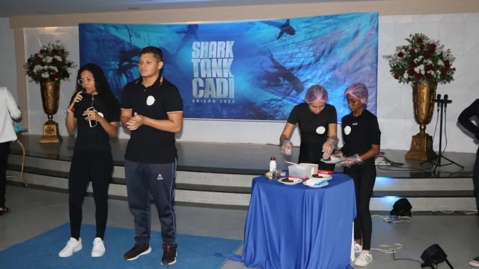 Estudantes de Ubatuba apresentam ideias de negócios a empresários em projeto inspirado no Shark Tank