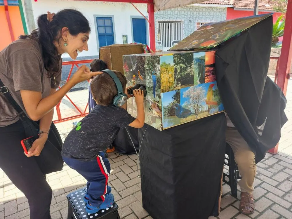 Espetáculo “Lambe Lambe da Roça” leva teatro em miniatura gratuito a São Sebastião
