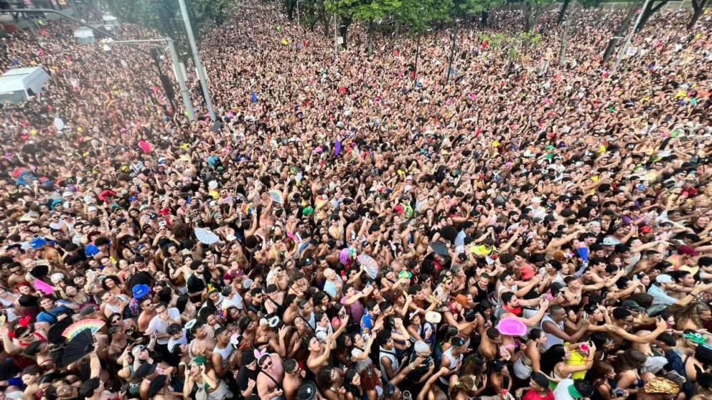 Belotur afirma que não pagou grandes artistas e diz que show de Marina Sena superou estimativas no Carnaval de BH