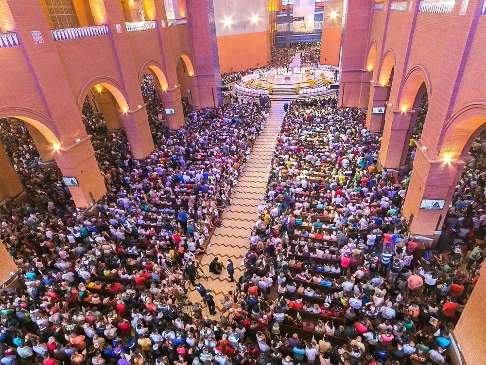 Romeiros denunciam golpe de R$ 26 mil após cancelamento de viagem a Aparecida