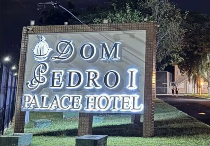 Foz do Iguaçu com lazer completo e localização estratégica: Hotel Dom Pedro I Palace.