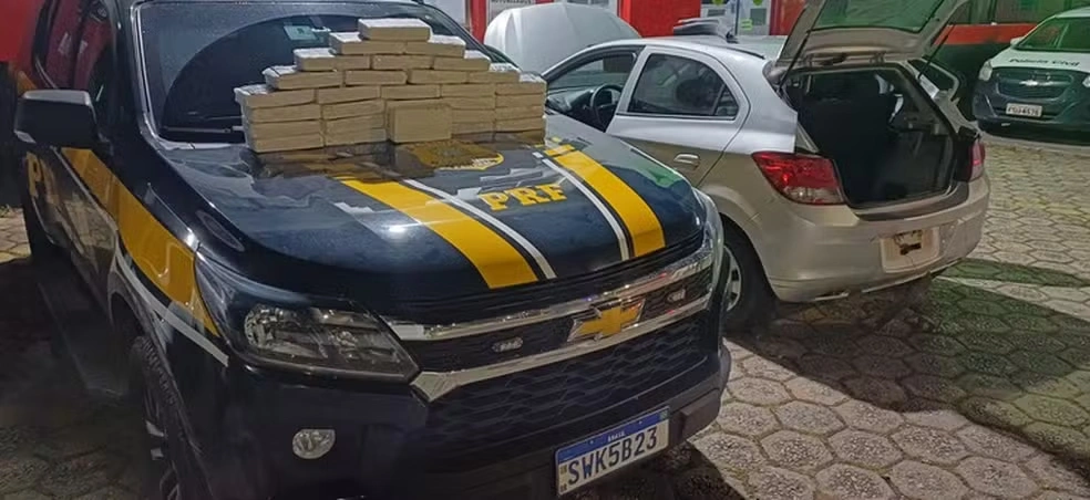 Trio é preso ao tentar transportar 31 kg de cocaína entre SP e MG pela rodovia Fernão Dias