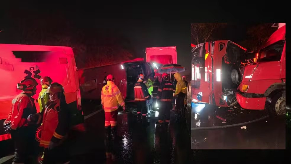 Ônibus tomba e é atingido por caminhão na rodovia Washington Luís, em Uchoa; 13 pessoas ficam feridas