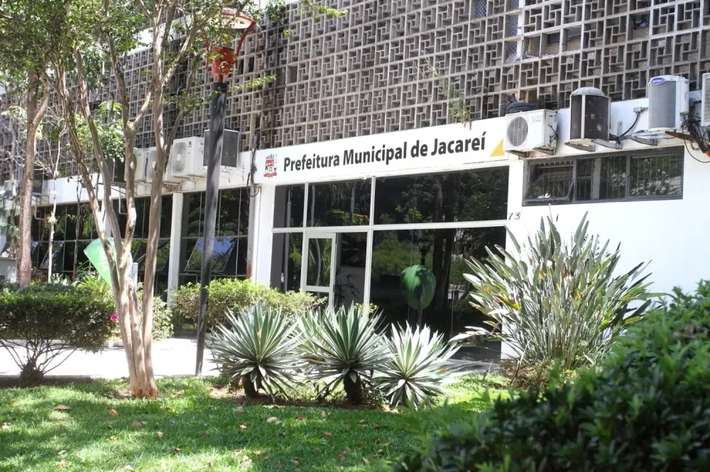 Jacareí prorroga prazo do IPTU 2026 para 23 de abril após atraso na entrega e filas