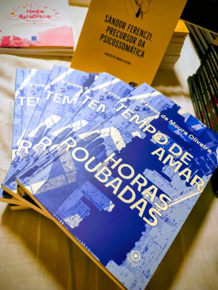 Psicólogo de Jacareí estreia na literatura com livro sobre amor, tempo e relações contemporâneas