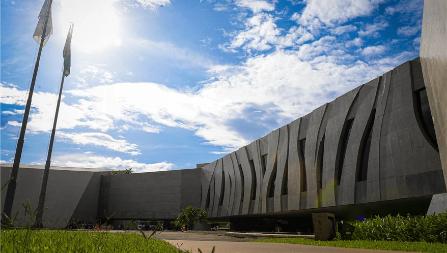 Câmara abre processo de cassação contra prefeito e caso é marcado por denúncias e ameaças