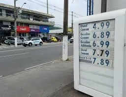 Procon intensifica fiscalização em postos de combustíveis em São Sebastião para coibir abusos