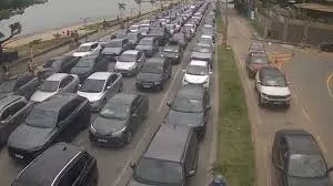 Ilhabela: fila da balsa para São Sebastião ultrapassa três horas de espera neste domingo