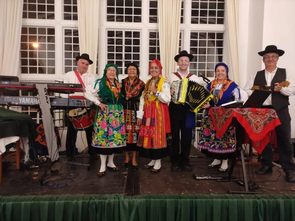 Hotel Glória Caxambu promove Noite Portuguesa com gastronomia típica, música e dança no dia 18 de abril de 2026