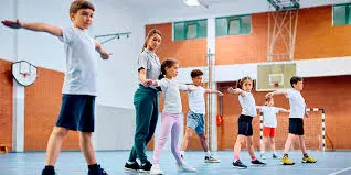 Aprender em grupo melhora desempenho e transforma a forma de ensinar, apontam estudos