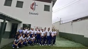 Escola de Especialistas de Aeronáutica realiza ação de Páscoa e beneficia 160 crianças em Guaratinguetá