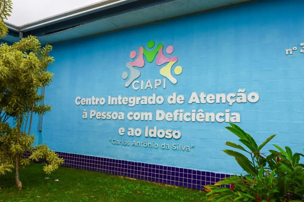 Ciapi completa 10 anos com mais de mil atendimentos mensais e celebra com espetáculo de comédia