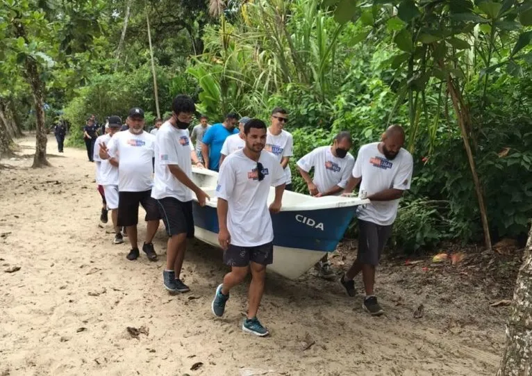Ubatuba intensifica fiscalização e coíbe atividades náuticas irregulares em Ubatumirim
