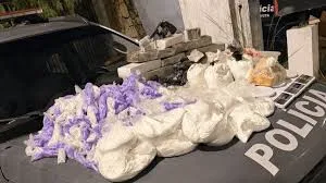 PM apreende mais de 19 kg de drogas e arma em Roseira, SP