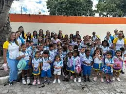 CMEI em Pindamonhangaba promove espetáculo teatral e reforça aprendizagem lúdica