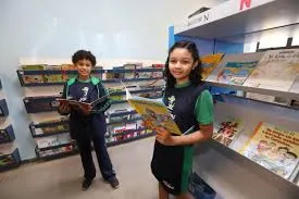 Prefeitura de Jacareí inicia entrega de mais de 12 mil kits de uniformes escolares para alunos da rede municipal
