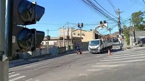 Prefeitura conclui obra de melhoria viária em cruzamento da região norte de São José dos Campos