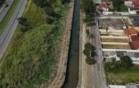 Prefeitura de Taubaté retira cerca de 500 toneladas de resíduos de córrego no Jardim Santa Tereza