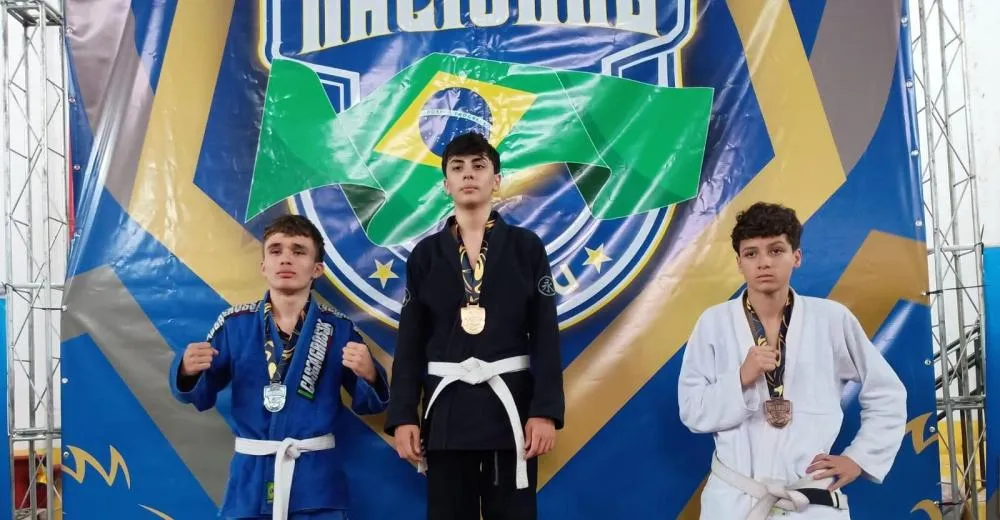 Atletas de Caraguatatuba conquistam títulos e sobem ao pódio nacional de Jiu-Jítsu em Caçapava