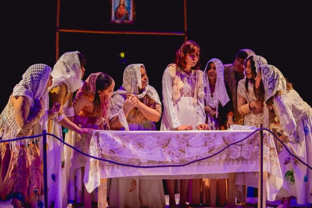 “Amor na Desmedida” retorna ao Teatro Galpão após sucesso de público e participação em festival internacional
