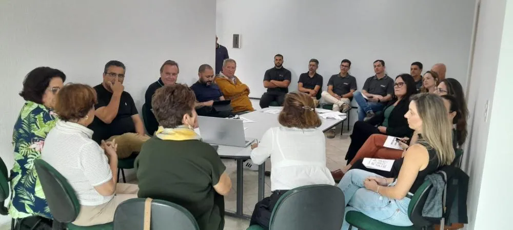 Caraguatatuba discute criação de polo permanente de qualificação para a construção civil
