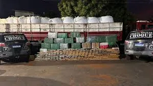 Mais de uma tonelada de maconha escondida em carga de cerveja é apreendida em Campo Grande