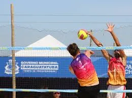 Festival de Vôlei de Praia reúne 24 equipes e abre programação do Caraguá Agita Esportes