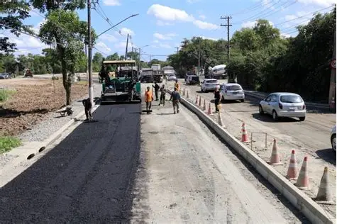 Avenida Malek Assad tem trânsito liberado no sentido Centro após avanço das obras