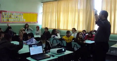 Emefi Maria Amélia Wakamatsu conquista certificação e se destaca na área educacional