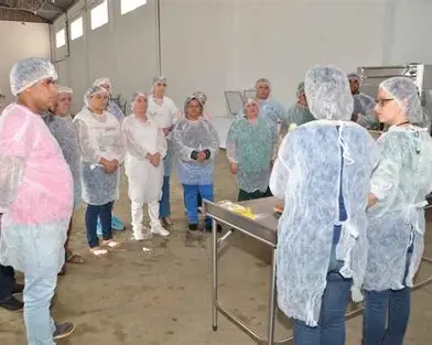 Capacitação fortalece segurança alimentar e qualifica manipuladores de alimentos em Caraguatatuba
