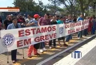 Trabalhadores da Urbam mantêm greve após audiência sem acordo em São José dos Campos