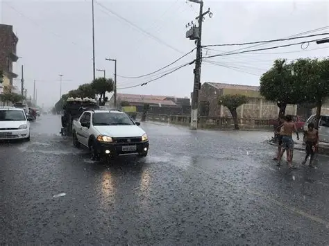 Chuvas e ventos fortes mantêm estado de atenção em cidades do Vale do Paraíba e Litoral Norte
