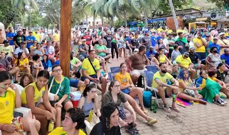 Moradores do Vale do Paraíba comemoram classificação do Brasil na Copa do Mundo