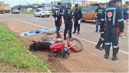 Motociclista morre após colisão com caminhão na Rodovia dos Tropeiros, em Bananal