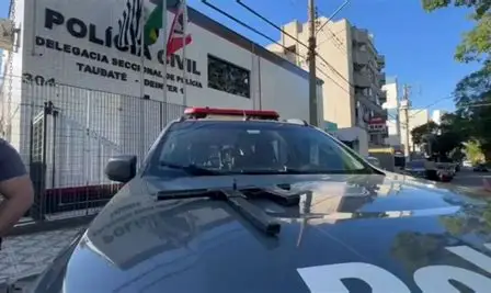 Submetralhadora furtada de militar do Exército é recuperada e homem é preso em Taubaté
