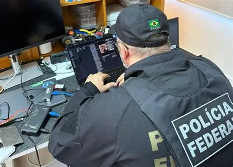 Polícia Federal prende homem em flagrante por armazenar material de abuso sexual infantil em São Luiz do Paraitinga