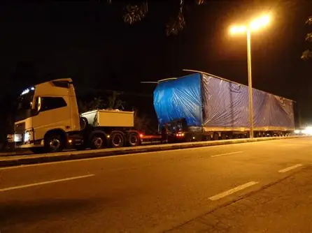 Carga de 845 toneladas volta a trafegar pela Rodovia dos Tamoios com novas interdições