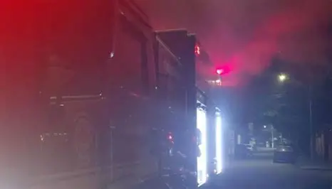 Incêndio destrói veículo no bairro Perequê-Mirim, em Caraguatatuba