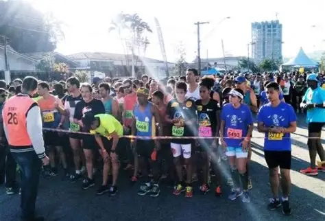 Guaratinguetá orienta participantes da Corrida 9 de Julho sobre retirada de kits