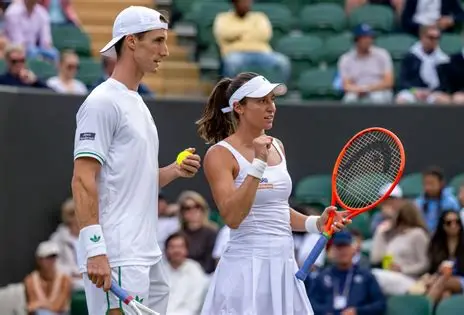 Luísa Stefani faz história e garante final inédita de duplas em Wimbledon