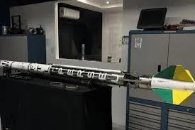 Empresa do interior de São Paulo desenvolve foguete a combustível líquido para lançamento de satélites