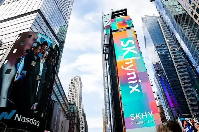 Fabricante de chips para inteligência artificial estreia na Nasdaq com oferta bilionária