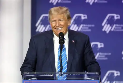 Trump investe lucros obtidos com criptomoedas em ações e títulos, mostram documentos financeiros