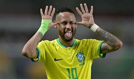 Jornal espanhol repercute apelo de Ronaldo para Neymar e reacende debate sobre futuro do camisa 10 na Seleção
