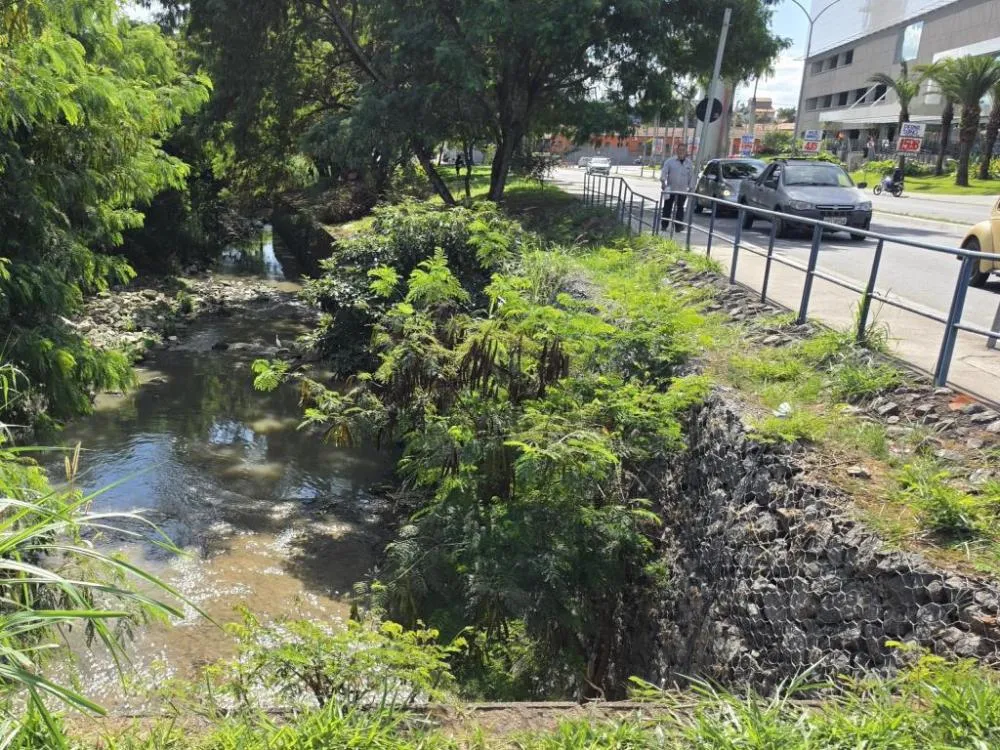Obras no Córrego do Judeu reforçarão sistema de drenagem e combate às enchentes na região da Estiva, em Taubaté