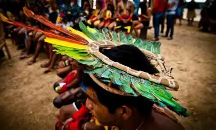 Câmara aprova projeto que garante uso de cocar indígena em fotos de documentos oficiais