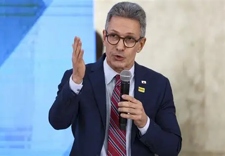 Zema defende direito de Bolsonaro enviar cartas, critica Moraes e promete intensificar agenda nacional