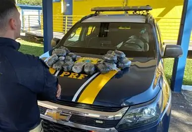 PRF apreende quase 21 quilos de haxixe escondidos em portas de carro na Via Dutra, em Lavrinhas