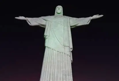 Cristo Redentor recebe iluminação especial no Dia Mundial da Inteligência Artificial