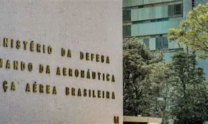Grupo dos Emirados Árabes amplia presença na indústria de defesa brasileira com aquisição da Akaer
